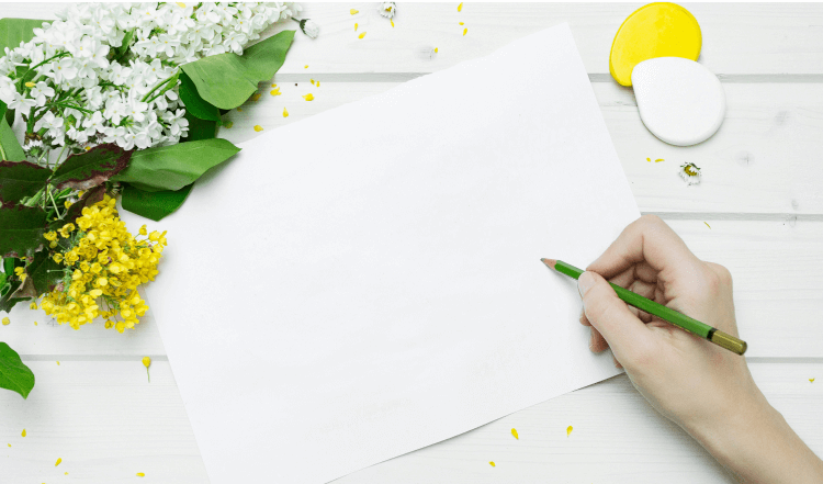 ノートとペンのイメージ